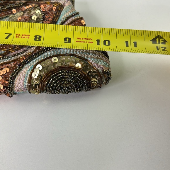 Evening Bag - Paisley Sequined Clutch Bag with Chain Crossbody Bag - Kiss Closur - Picture 6 of 9